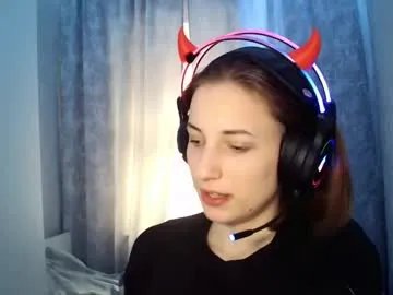 lauraweterson — GOAL: air kiss [15 tokens remaining] Welcome to my room! #18 #hairy #teen #shy #new