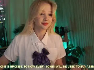 laurawifeness on Chaturbate