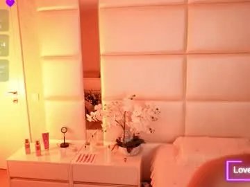 lilly_colins on Chaturbate