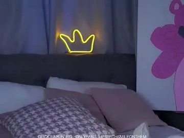 lipswithsmileonthem on Chaturbate