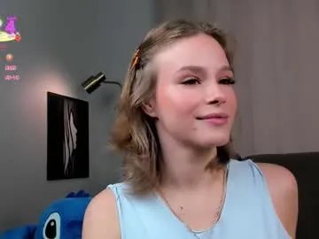 lipswithsweetonthem on Chaturbate