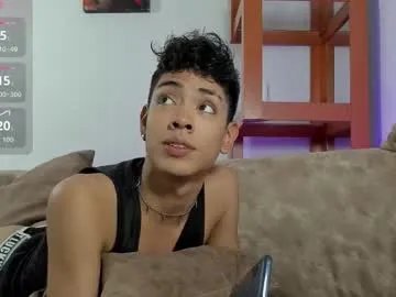 logantwink18 on Chaturbate