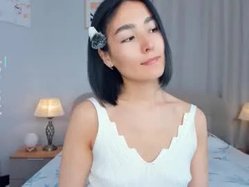 lora_lifelover on Chaturbate