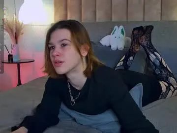 lorapuffs on Chaturbate