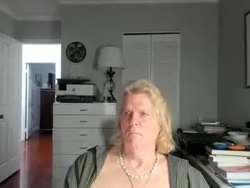 lovestylistwomen on Chaturbate