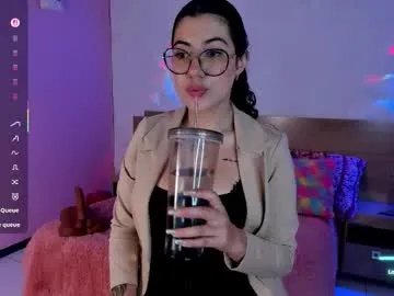 Freechat lucy_greys_ on Chaturbate