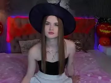 luisaclover on Chaturbate