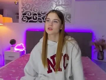 luisaclover on Chaturbate