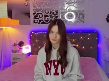 luisaclover on Chaturbate