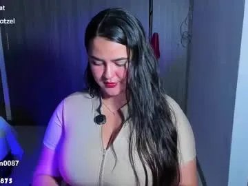 lunaahatzel on Chaturbate