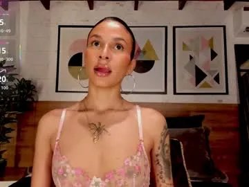 lunaruso on Chaturbate