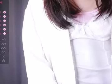 lynngroves on Chaturbate