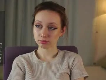 lynngroves on Chaturbate