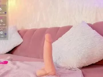 maca_bloom on Chaturbate