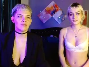 mackenziemoon on Chaturbate