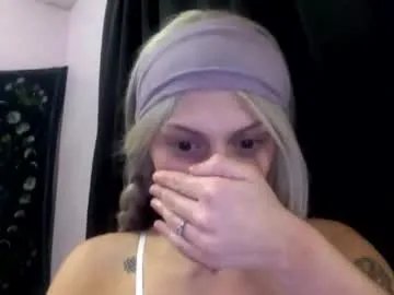 madelinevalentine on Chaturbate