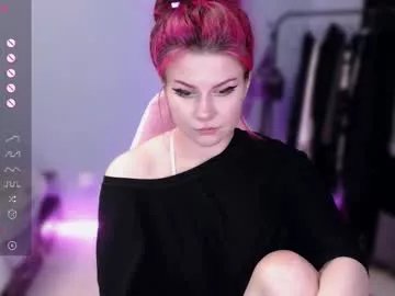 makelovenotwarbitchess on Chaturbate