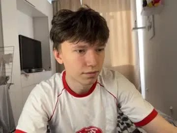 malcolm_yang on Chaturbate