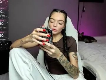 mariella__adams on Chaturbate