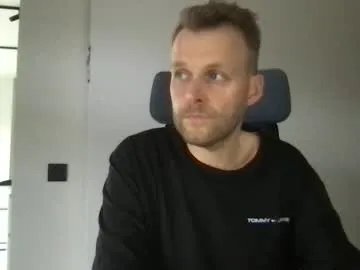 max_straight_1 — Freechat on Chaturbate