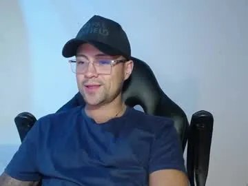 maxi_mux1 on Chaturbate