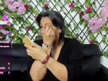 merlyna_goldens on Chaturbate