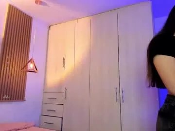 mia_nevaeh on Chaturbate