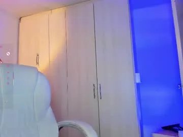 mia_nevaeh on Chaturbate