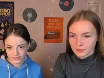 mia_starrr_ on Chaturbate