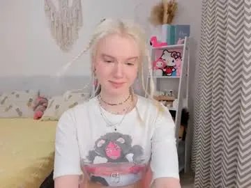 mia_waterlily — Outstanding finger pussy in doggy [444 tokens left] #new #18 #anal #squirt #teen
