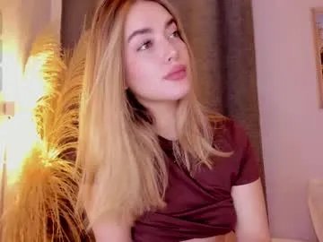 mia_white11 on Chaturbate