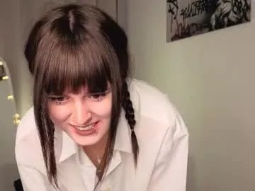 michelewild — Goal  air kiss + look in cam  I'm #new here! It's my 1st day! #18 #feet #smalltits #teen [10 tokens remaining]