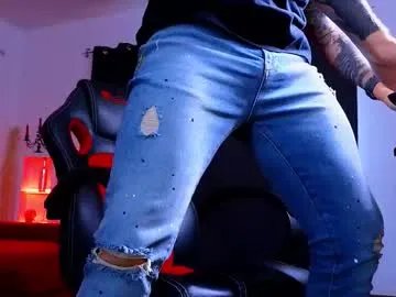 mightyaaron on Chaturbate