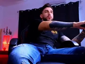 mightyaaron on Chaturbate