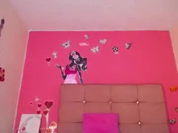 mikaela303av on Chaturbate