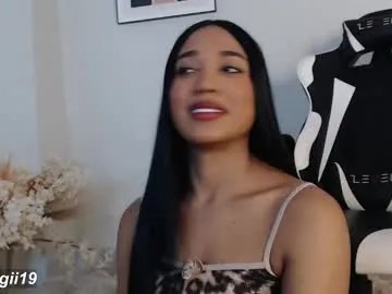 Freechat missvirggii on Chaturbate