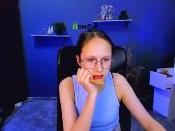 mona_cloud on Chaturbate