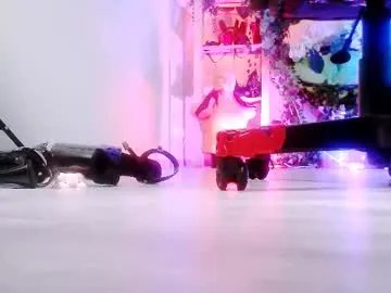 monicamaxwel on Chaturbate