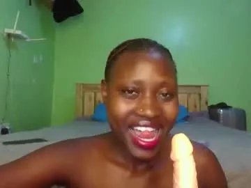 naughtyqueen12 on Chaturbate