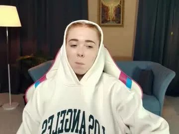 nelliemathers on Chaturbate