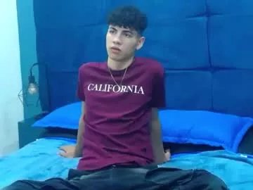 neoraptis on Chaturbate