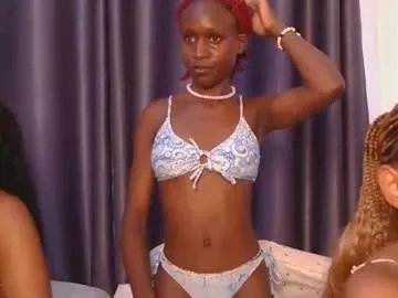 Freechat nessie30 on Chaturbate