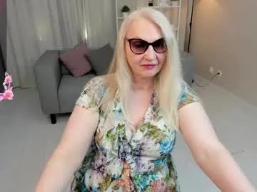 nina_deville on Chaturbate