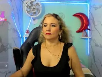 noelia_milfs on Chaturbate