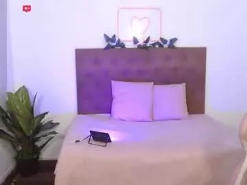 Freechat oliviia_tay on Chaturbate