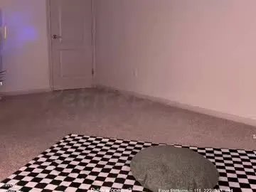 petitebrat on Chaturbate