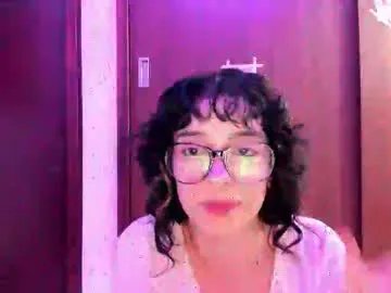 petitee_lunna on Chaturbate
