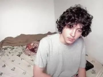 picaszomilos350 on Chaturbate