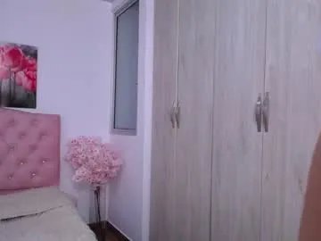 pinky_f00x on Chaturbate