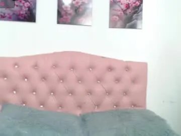 pinky_f00x on Chaturbate